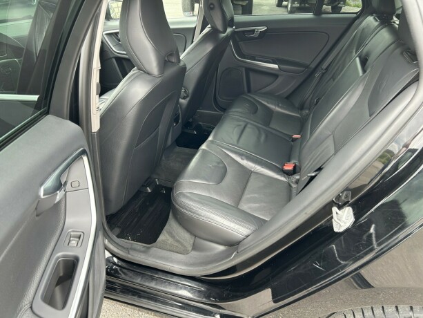 volvo-v60-diesel-2014-big-12