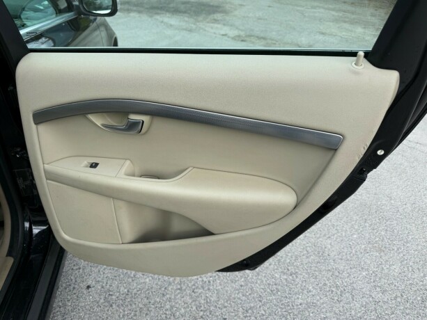 volvo-v70-diesel-2010-big-10