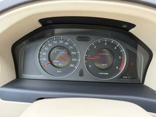 volvo-v70-diesel-2010-big-18
