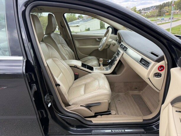 volvo-v70-diesel-2010-big-9