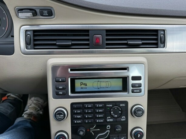 volvo-v70-diesel-2010-big-22
