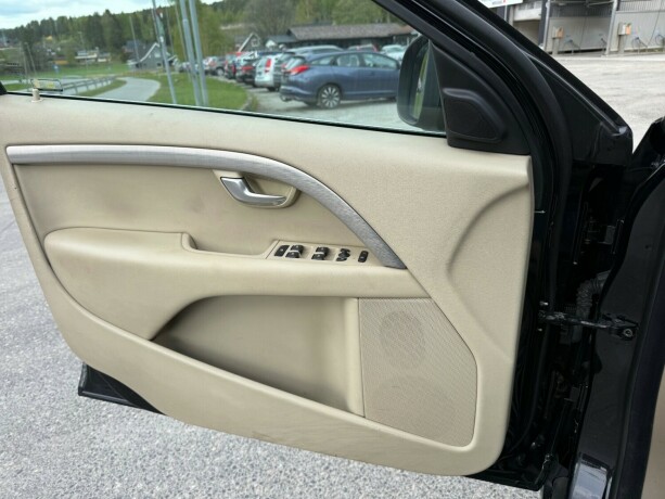 volvo-v70-diesel-2010-big-15