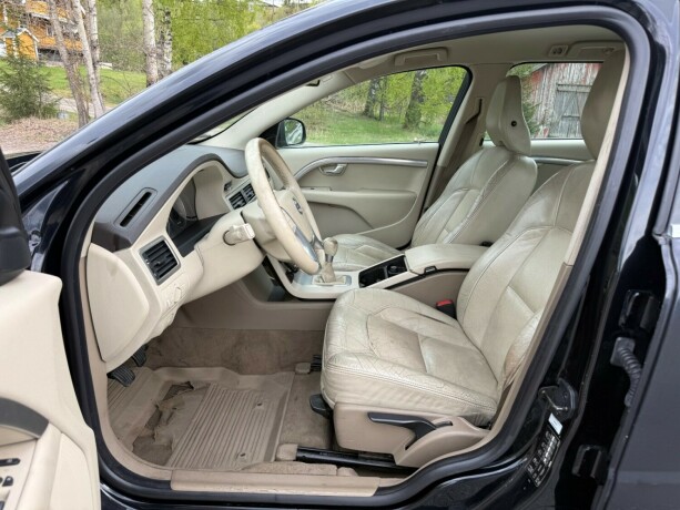 volvo-v70-diesel-2010-big-14