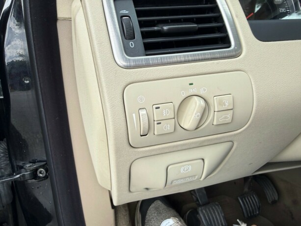 volvo-v70-diesel-2010-big-23