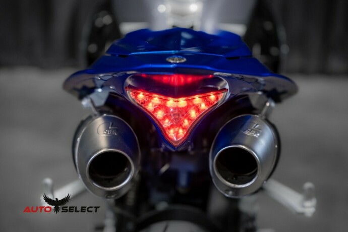 yamaha-yzf-r1-bensin-2012-big-13