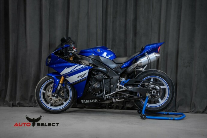 yamaha-yzf-r1-bensin-2012-big-6
