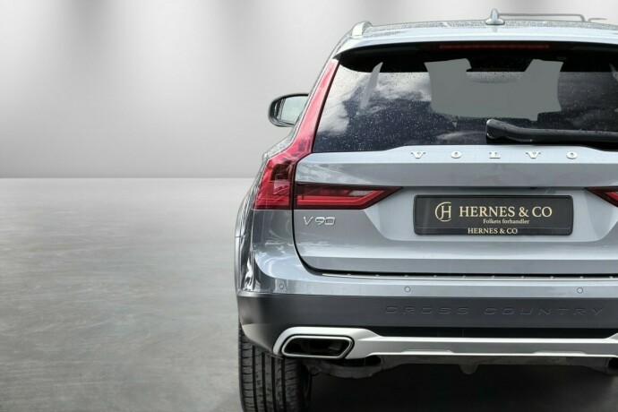 volvo-v90-cross-country-diesel-2019-big-38