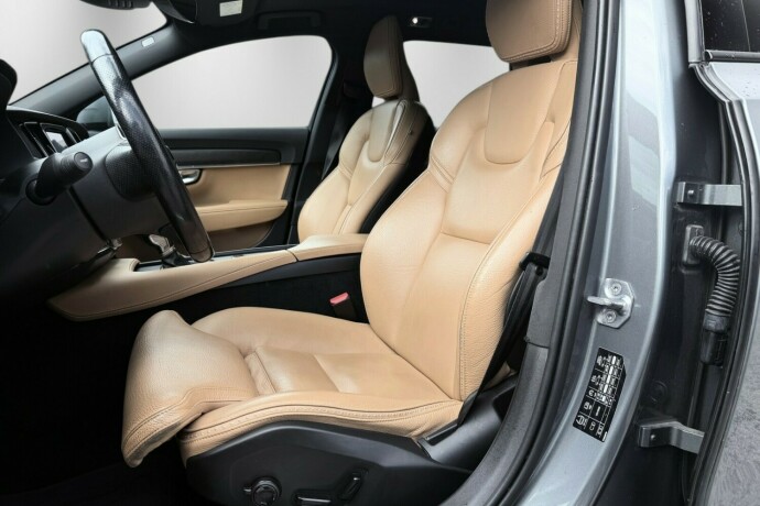 volvo-v90-cross-country-diesel-2019-big-7