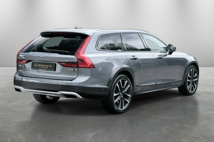 volvo-v90-cross-country-diesel-2019-big-4