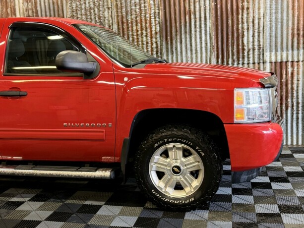 chevrolet-silverado-bensin-2010-big-3