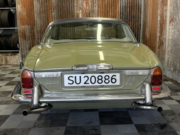 jaguar-xj-bensin-1975-big-19