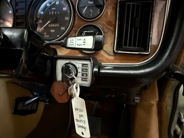 jaguar-xj-bensin-1975-big-30