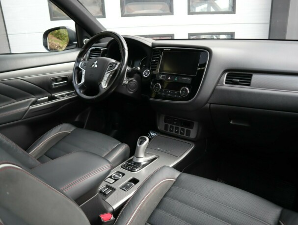 mitsubishi-outlander-elektrisitetbensin-2018-big-11
