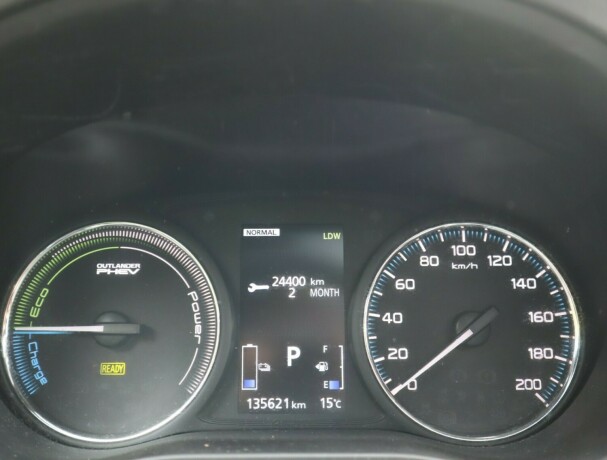 mitsubishi-outlander-elektrisitetbensin-2018-big-30