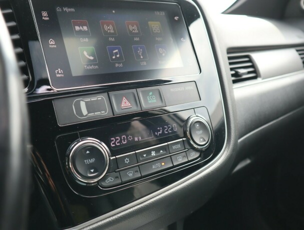mitsubishi-outlander-elektrisitetbensin-2018-big-23