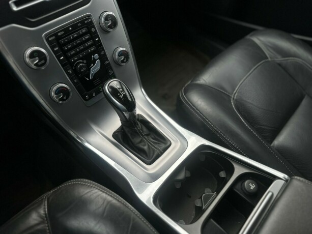 volvo-xc-70-diesel-2015-big-16