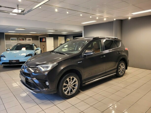 toyota-rav4-elektrisitetbensin-2016-big-7