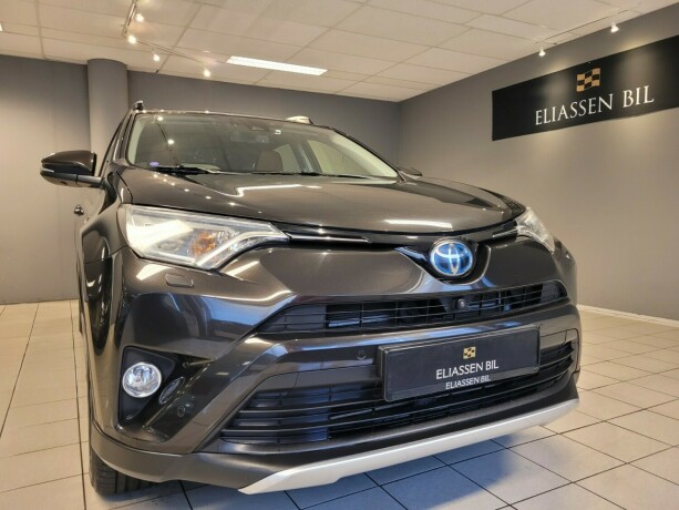toyota-rav4-elektrisitetbensin-2016-big-9