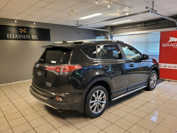 toyota-rav4-elektrisitetbensin-2016-big-4