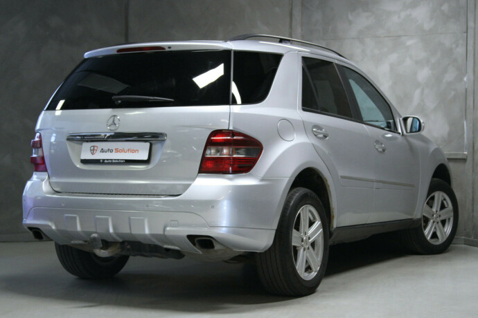 mercedes-benz-m-klasse-diesel-2009-big-1