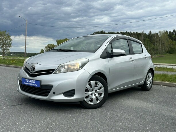 toyota-yaris-bensin-2013-big-0