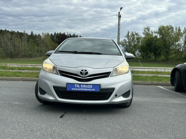 toyota-yaris-bensin-2013-big-1