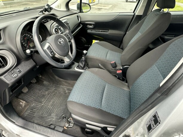 toyota-yaris-bensin-2013-big-5