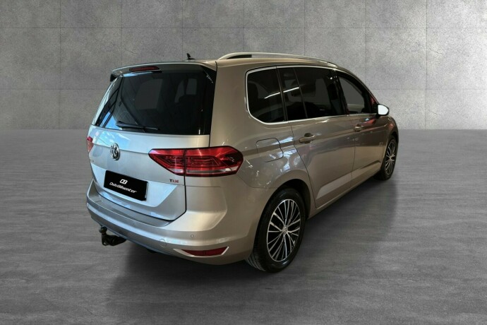 volkswagen-touran-diesel-2017-big-22