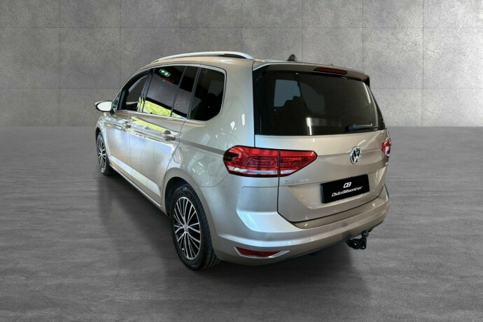volkswagen-touran-diesel-2017-big-27