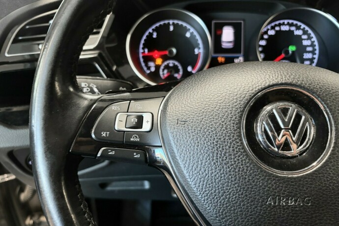 volkswagen-touran-diesel-2017-big-14