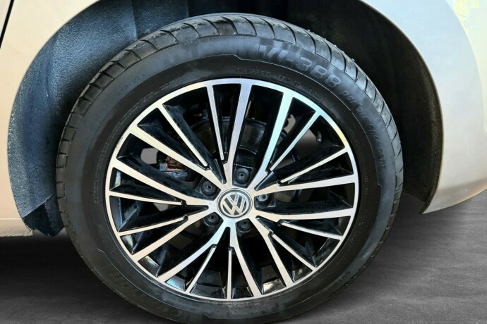 volkswagen-touran-diesel-2017-big-20