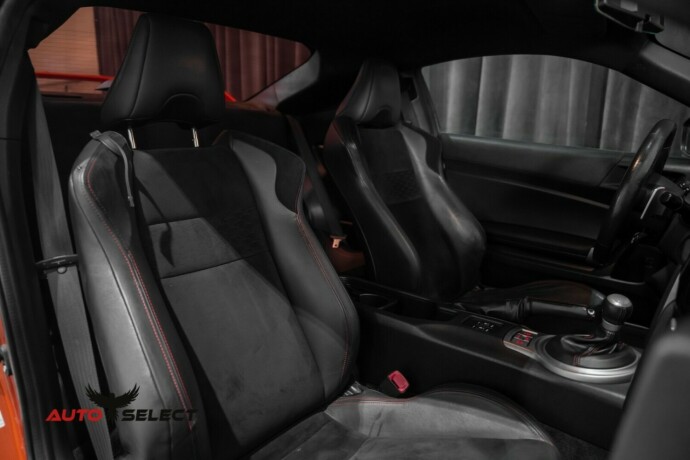 toyota-gt86-bensin-2013-big-17