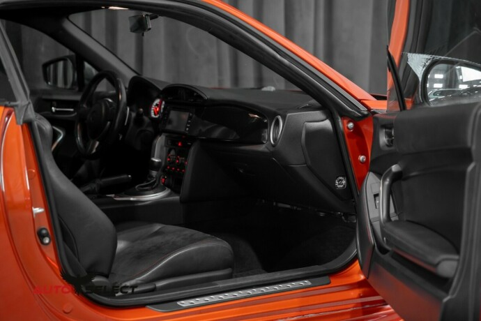 toyota-gt86-bensin-2013-big-15