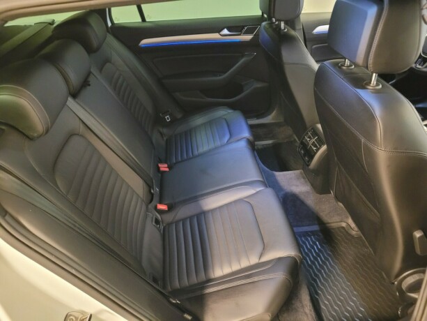 volkswagen-passat-plug-in-petrol-2017-big-19