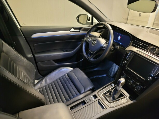 volkswagen-passat-plug-in-petrol-2017-big-15