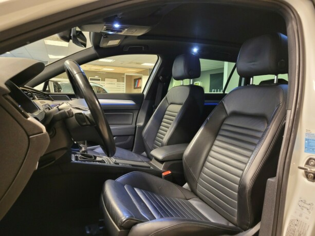 volkswagen-passat-plug-in-petrol-2017-big-24