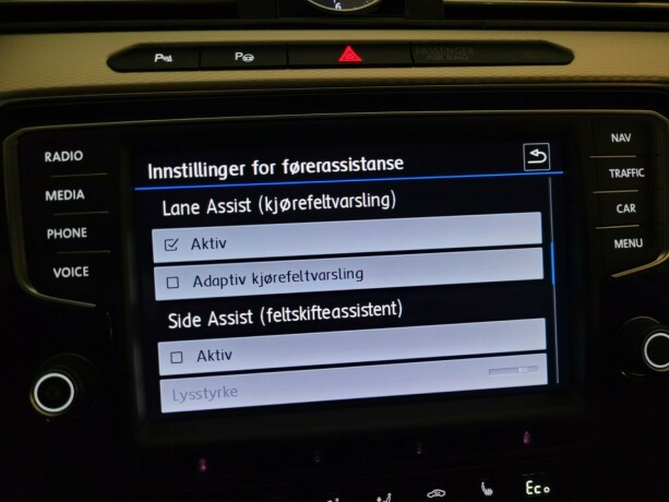 volkswagen-passat-plug-in-petrol-2017-big-40