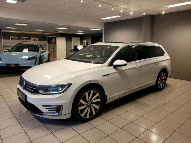 volkswagen-passat-plug-in-petrol-2017-big-7