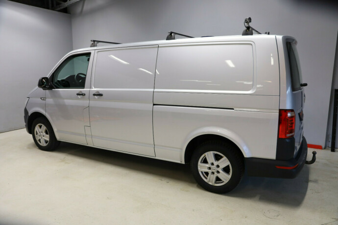 volkswagen-transporter-diesel-2017-big-2
