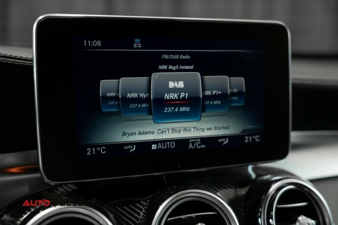 mercedes-benz-glc-bensin-2018-big-54