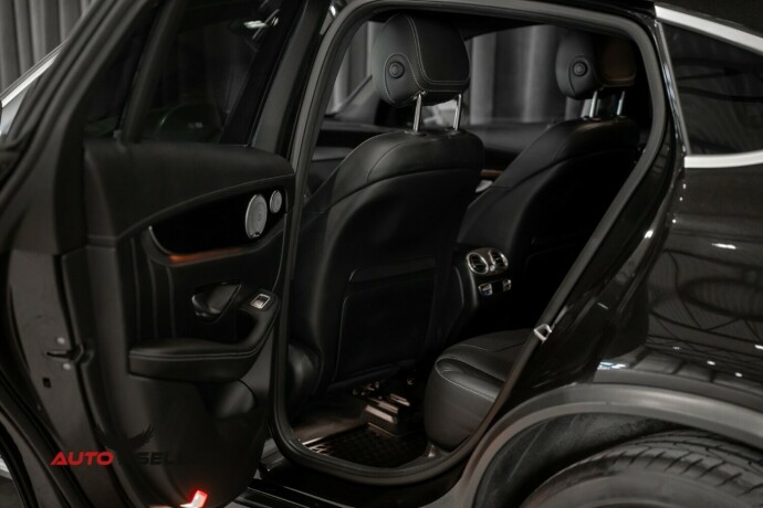 mercedes-benz-glc-bensin-2018-big-21