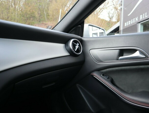 mercedes-benz-cla-bensin-2016-big-19