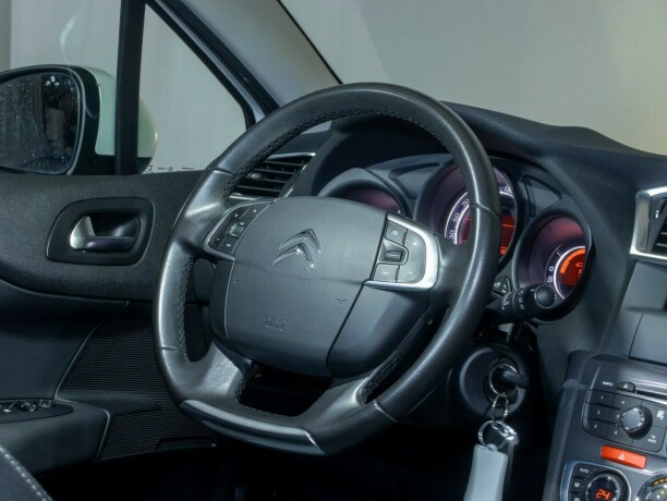 citroen-c4-diesel-2015-big-16
