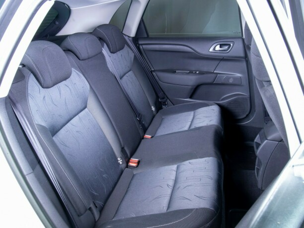 citroen-c4-diesel-2015-big-47