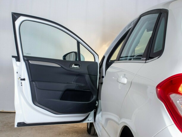 citroen-c4-diesel-2015-big-20