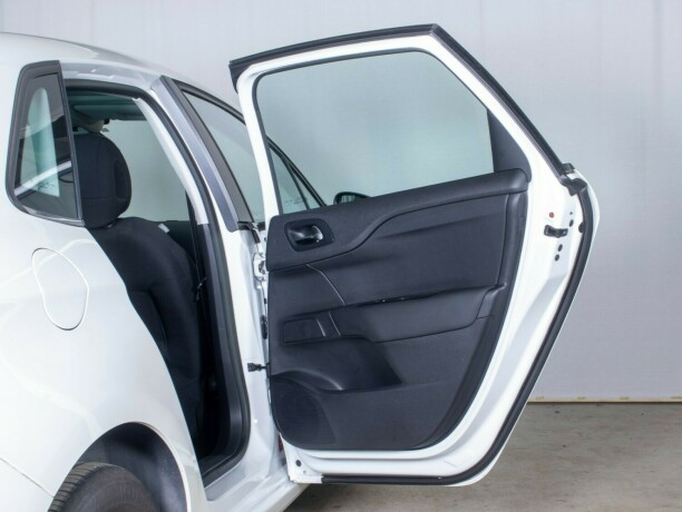 citroen-c4-diesel-2015-big-15