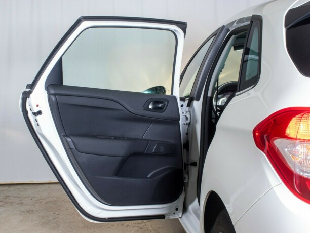 citroen-c4-diesel-2015-big-19