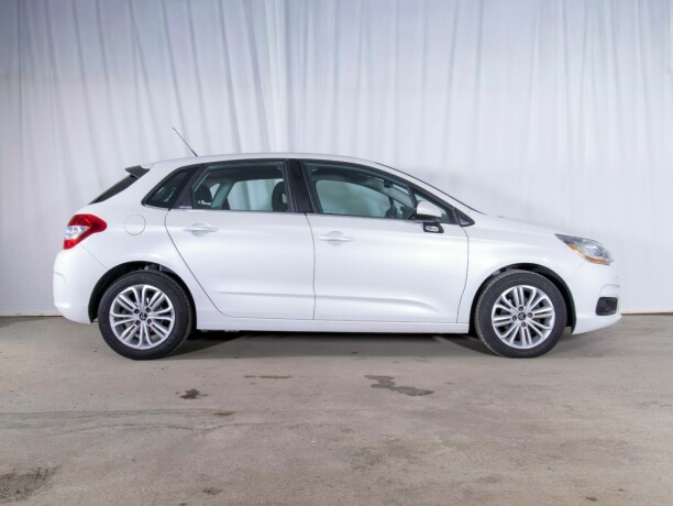 citroen-c4-diesel-2015-big-5