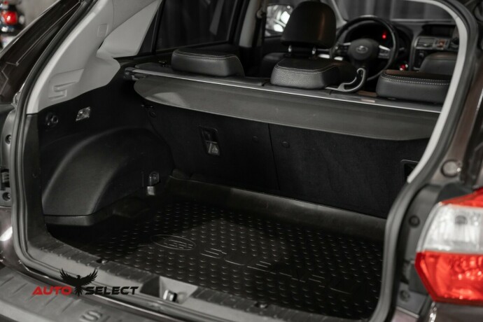 subaru-xv-bensin-2012-big-10