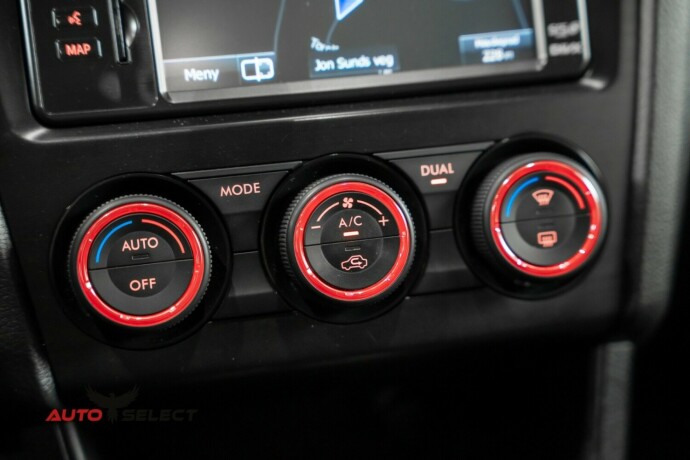subaru-xv-bensin-2012-big-35